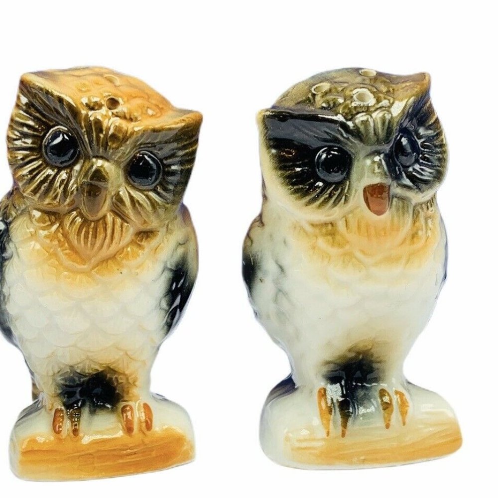 Owl salt pepper shakers figurals figurines decor